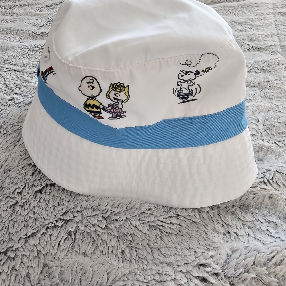 Peanuts White and Blue Kids Bucket Hat